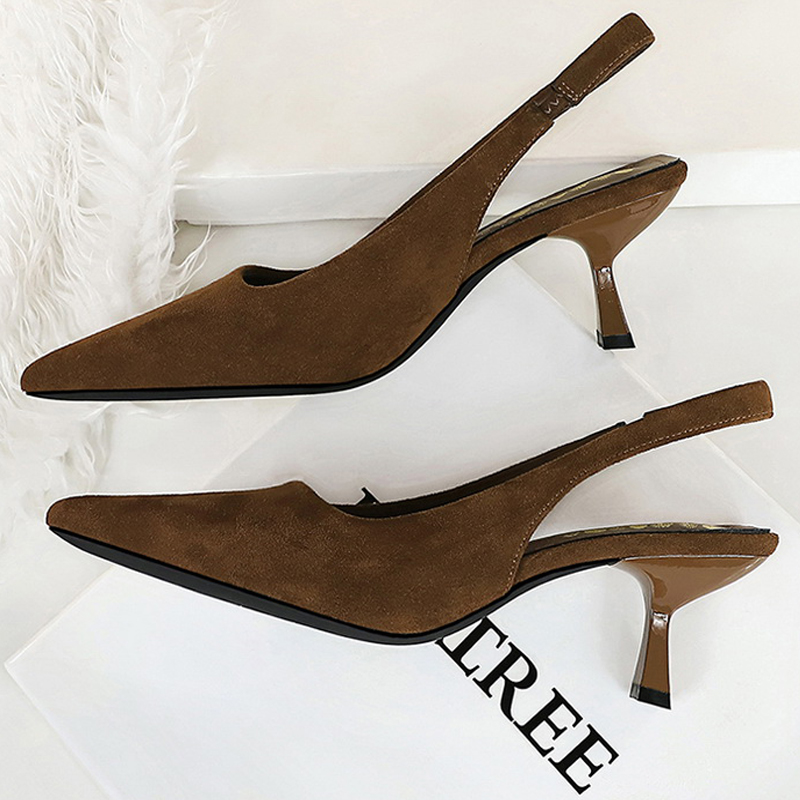 รองเท้าส้นสูงแบบ Kitten Heels  - Shoe Tree บทวิจารณ์และราคา