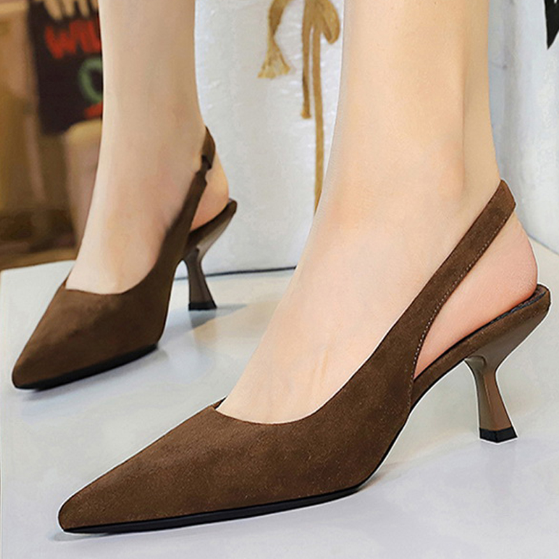 รองเท้าส้นสูงแบบ Kitten Heels  - Shoe Tree บทวิจารณ์และราคา