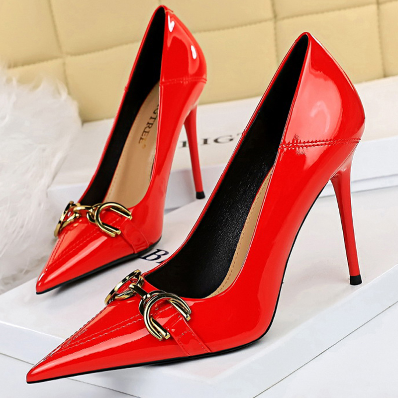 รองเท้าส้นสูงผู้หญิงแบบหรูหรา  - Shoe Tree บทวิจารณ์และราคา