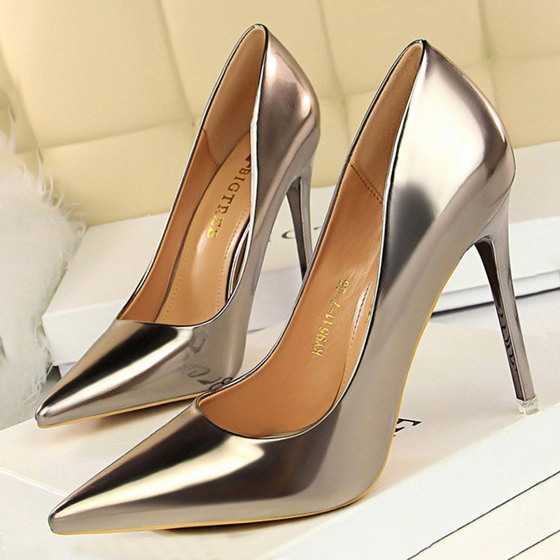 BIGTREE รองเท้าผู้หญิงปั๊มสิทธ - Shoe Tree บทวิจารณ์และราคา