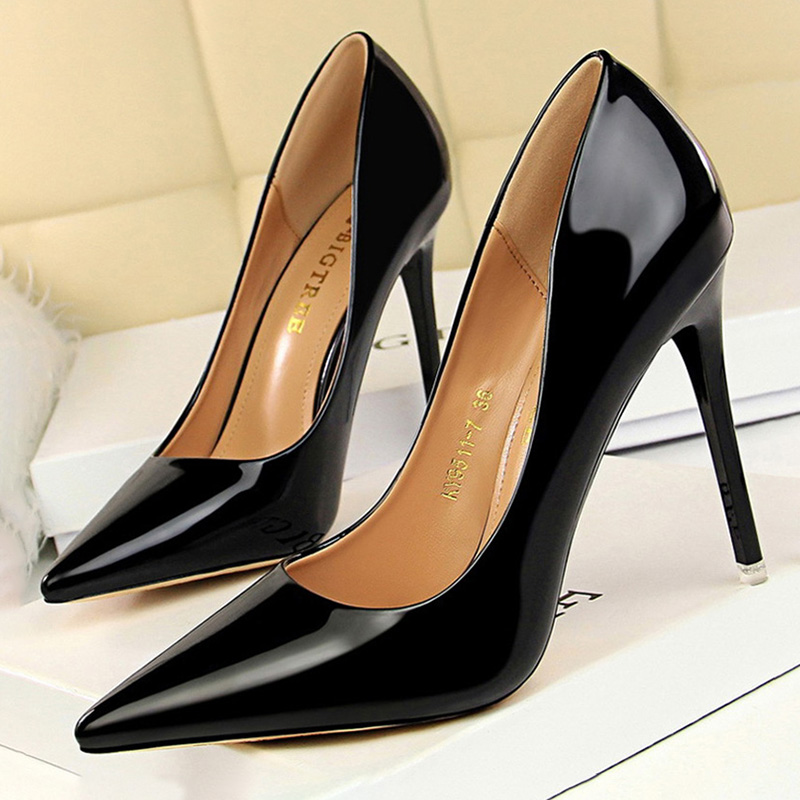 BIGTREE รองเท้าผู้หญิงปั๊มสิทธ - Shoe Tree บทวิจารณ์และราคา