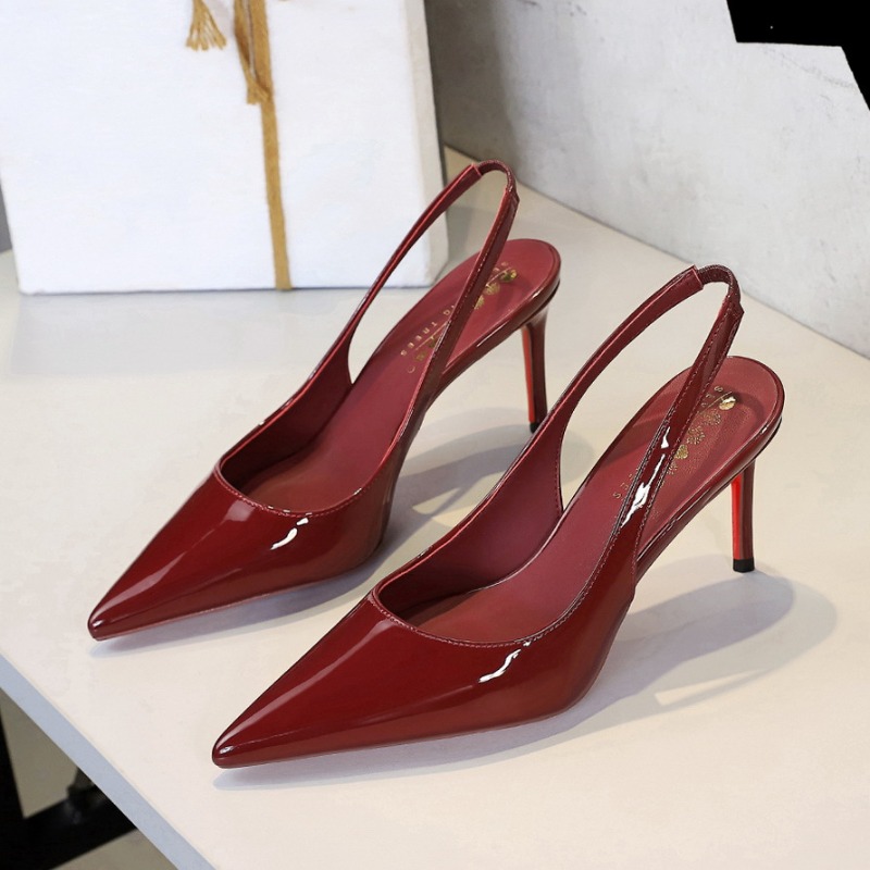 รองเท้าส้นสูงหัวแหลมสไตล์ยุโรป - Shoe Tree บทวิจารณ์และราคา