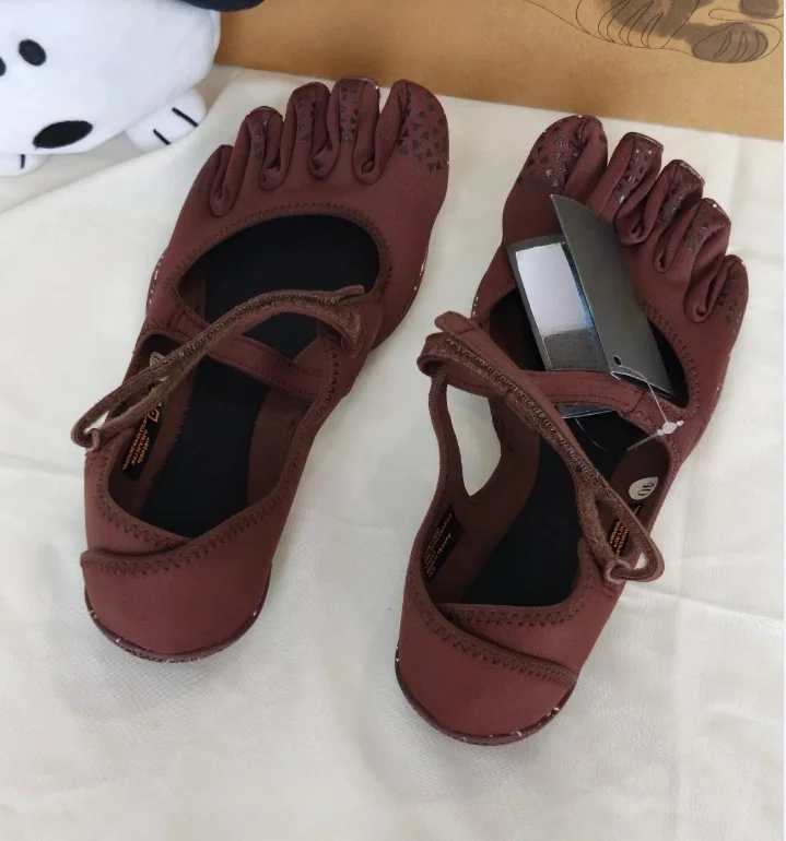 รองเท้าผ้าใบผู้หญิง Five Finge - Sneaker Box บทวิจารณ์และราคา