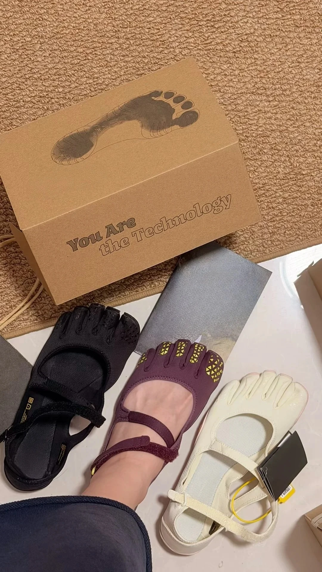 รองเท้าผ้าใบผู้หญิง Five Finge - Sneaker Box บทวิจารณ์และราคา